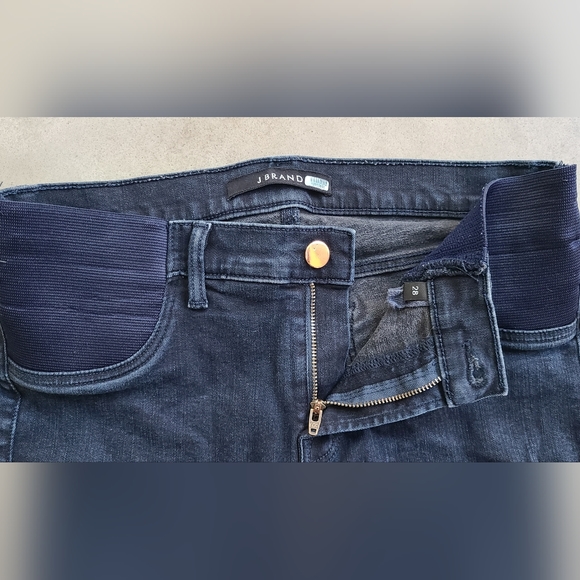 J Brand Mama J Super Skinny Maternity Jeans in Dark Sublime Wash | Size 28 - Picture 7 of 13